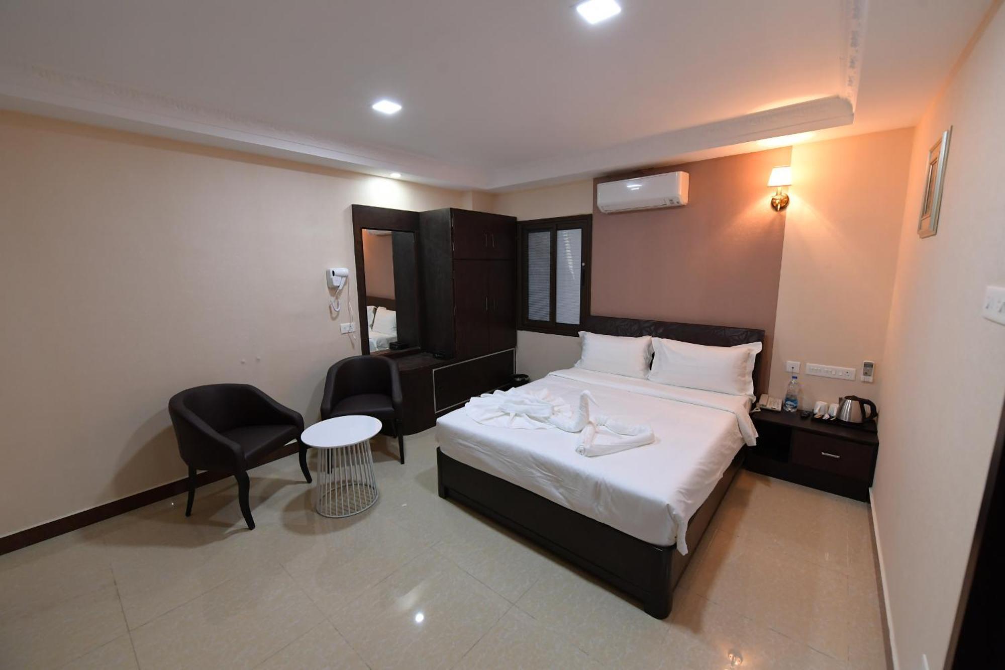 Coastal Grand Hotel Sampath Tiruchirappalli Exterior foto