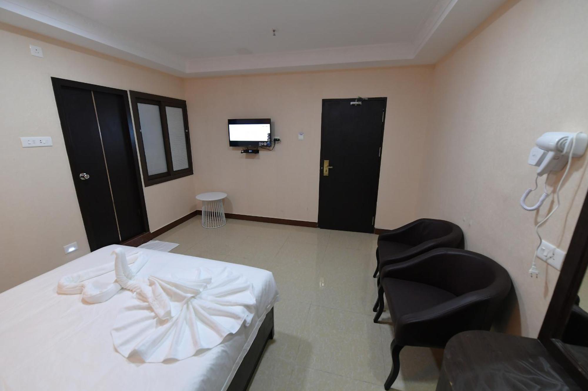 Coastal Grand Hotel Sampath Tiruchirappalli Exterior foto