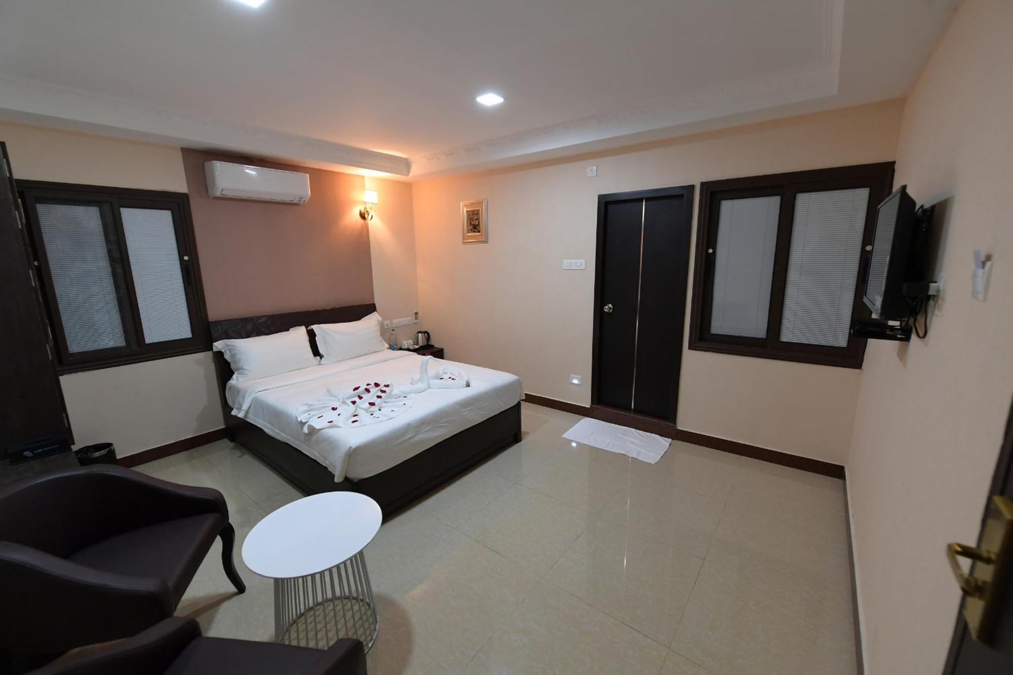 Coastal Grand Hotel Sampath Tiruchirappalli Exterior foto