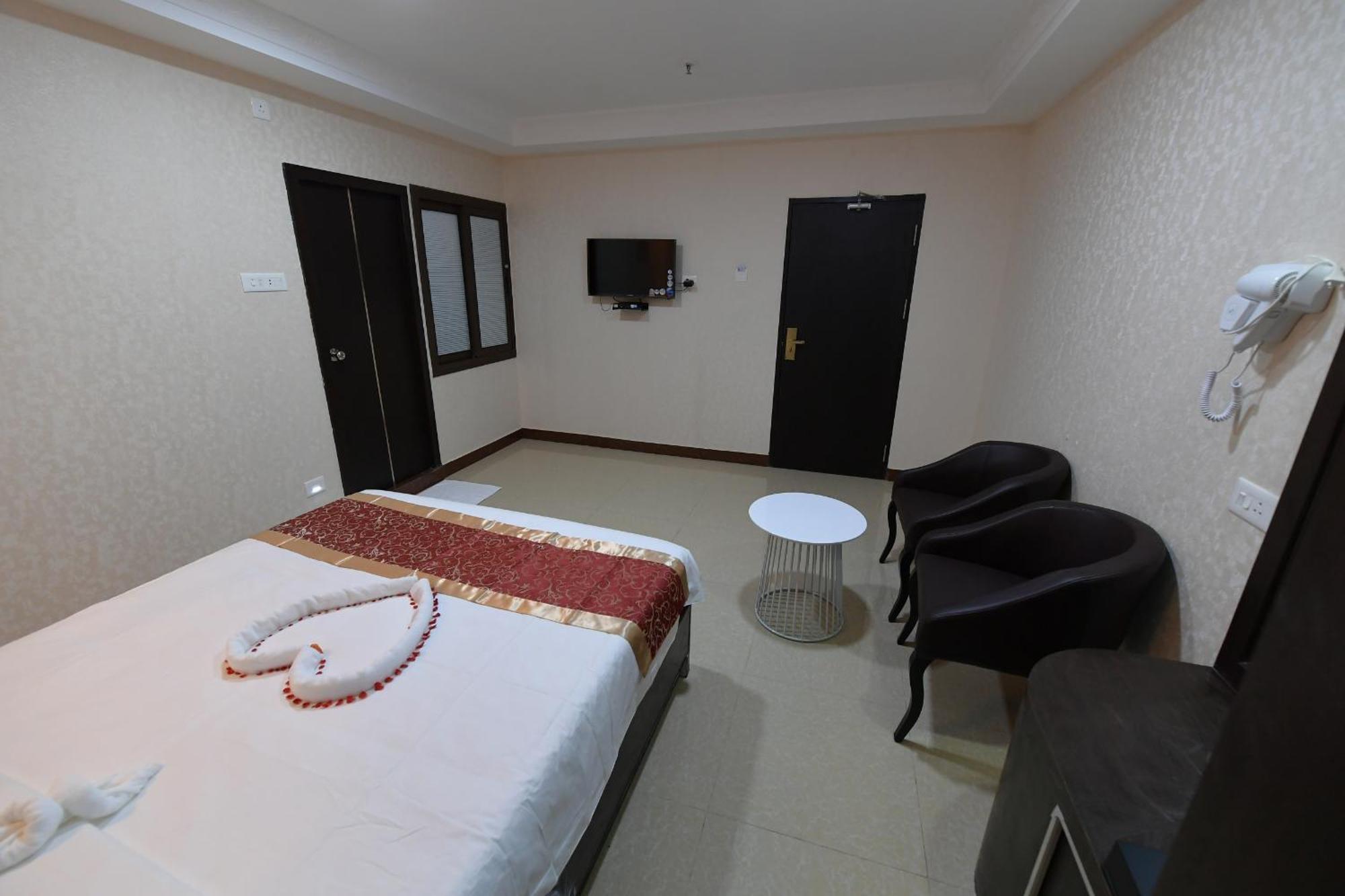 Coastal Grand Hotel Sampath Tiruchirappalli Exterior foto