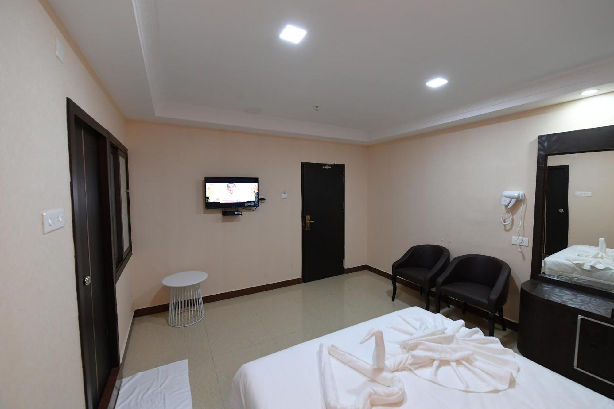 Coastal Grand Hotel Sampath Tiruchirappalli Exterior foto